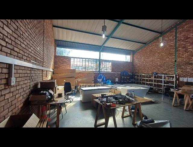 INDUSTRIAL PROPERTY TO RENT IN HENNOPSPARK